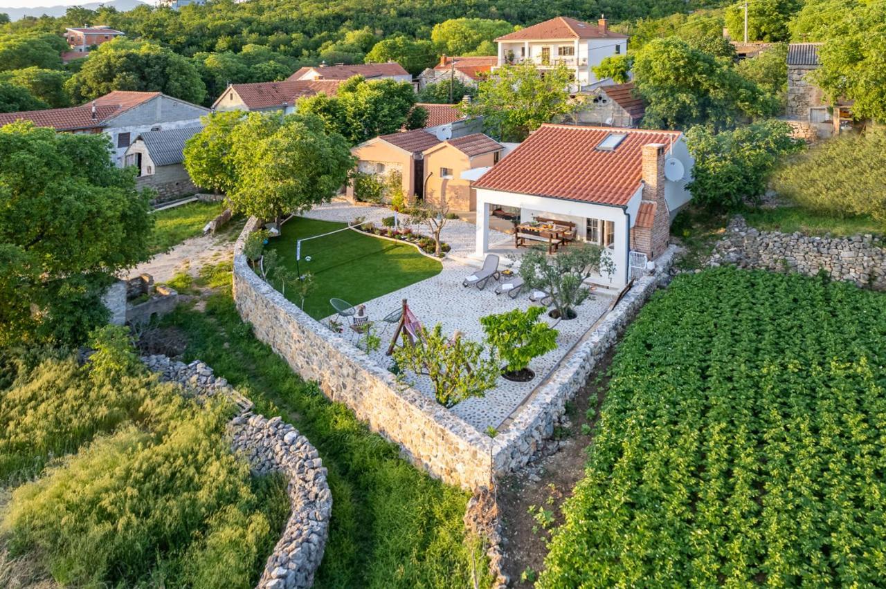 Holiday Home - Villa Thorak Anić Buitenkant foto