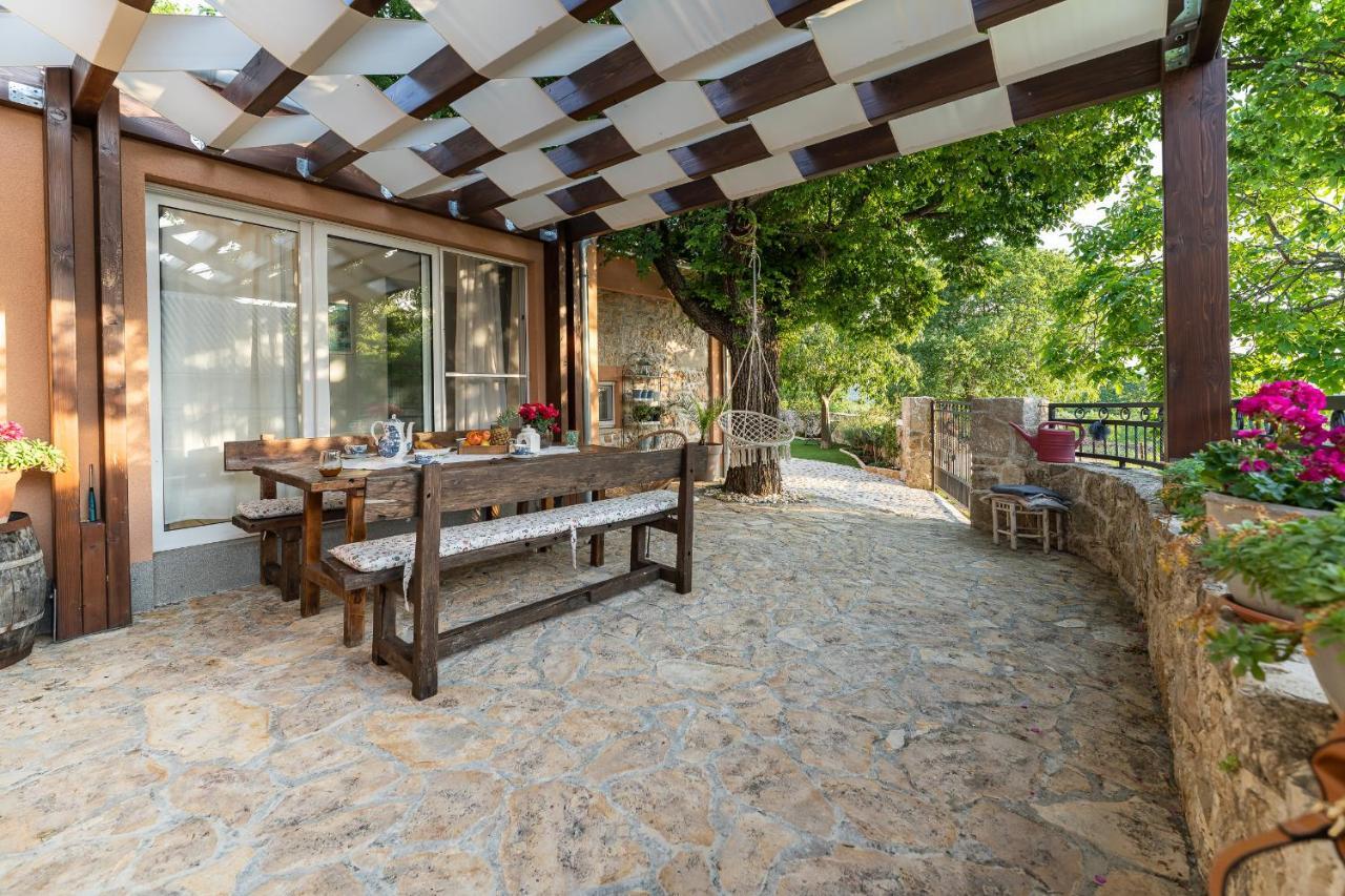 Holiday Home - Villa Thorak Anić Buitenkant foto