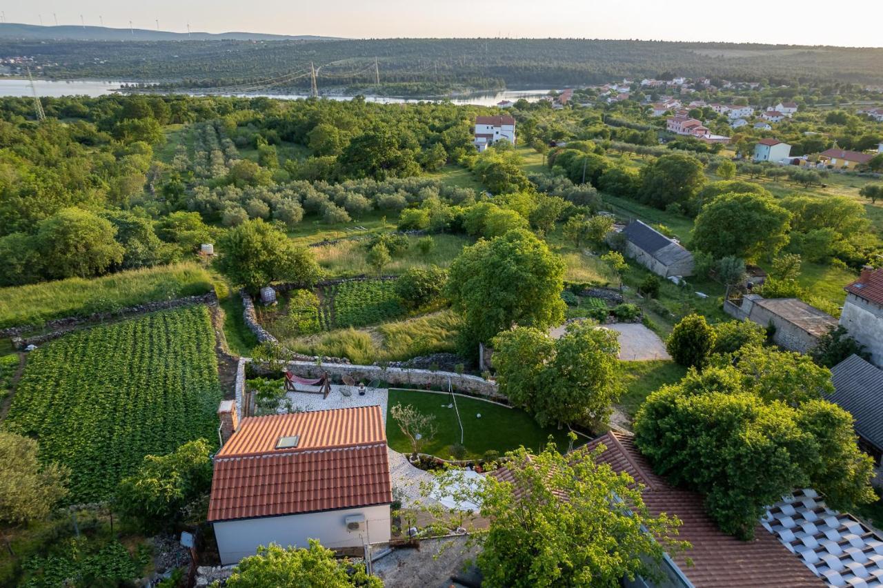 Holiday Home - Villa Thorak Anić Buitenkant foto