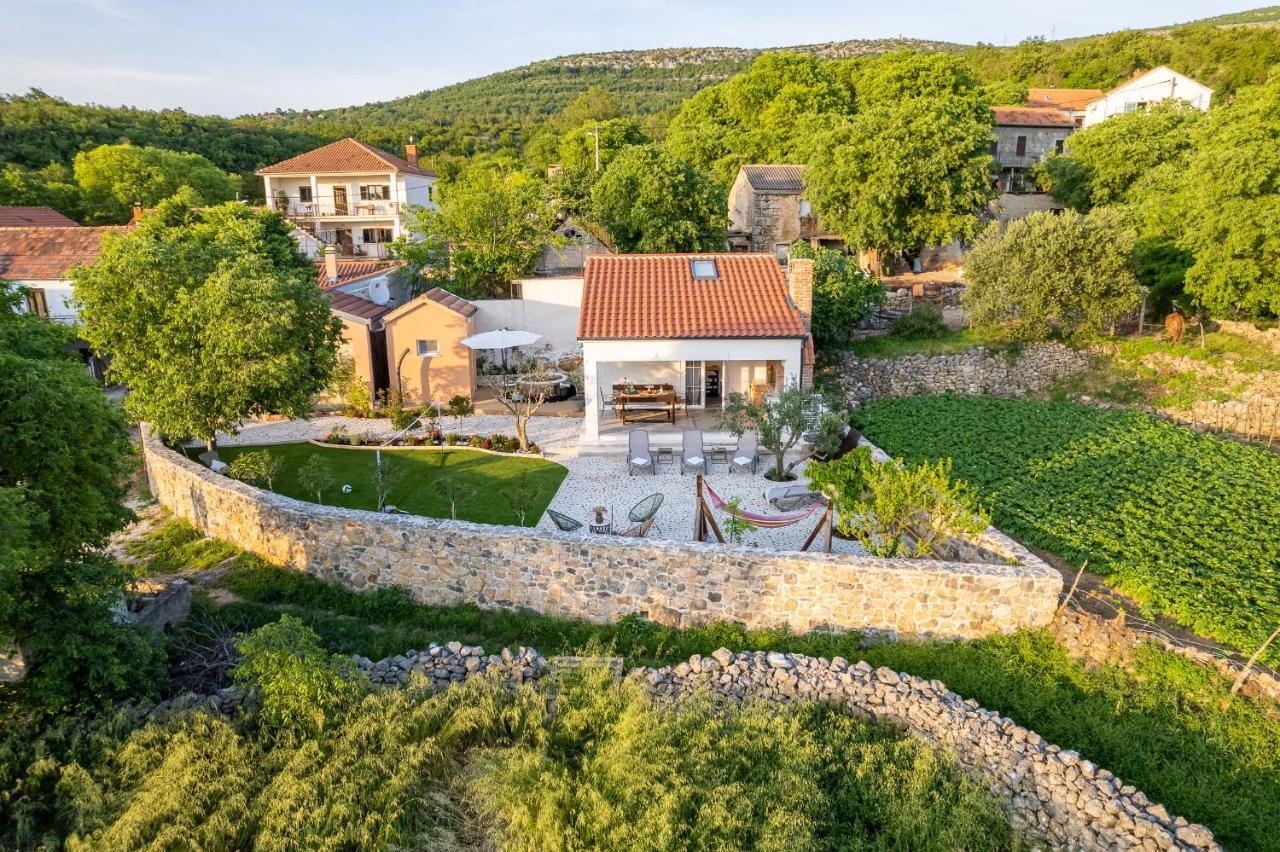 Holiday Home - Villa Thorak Anić Buitenkant foto