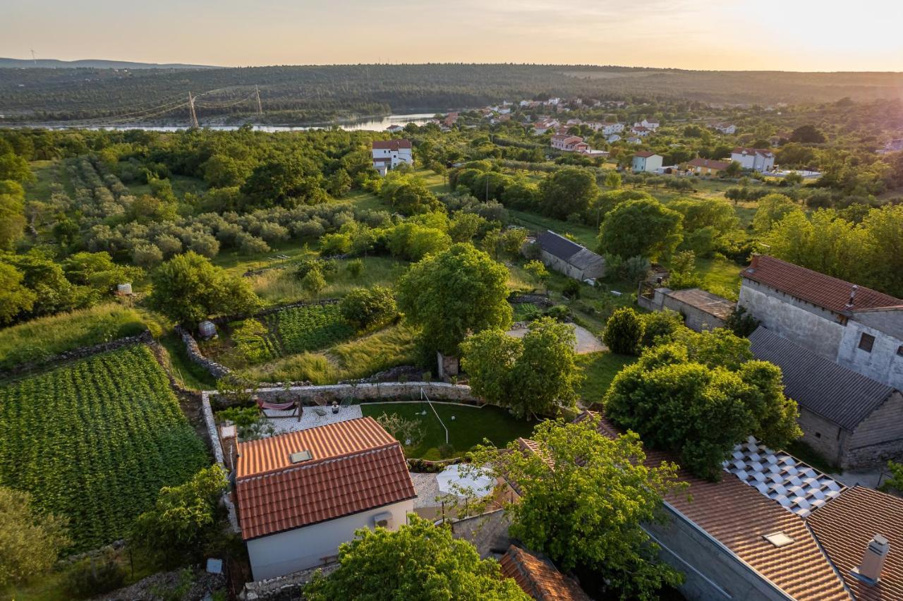 Holiday Home - Villa Thorak Anić Buitenkant foto