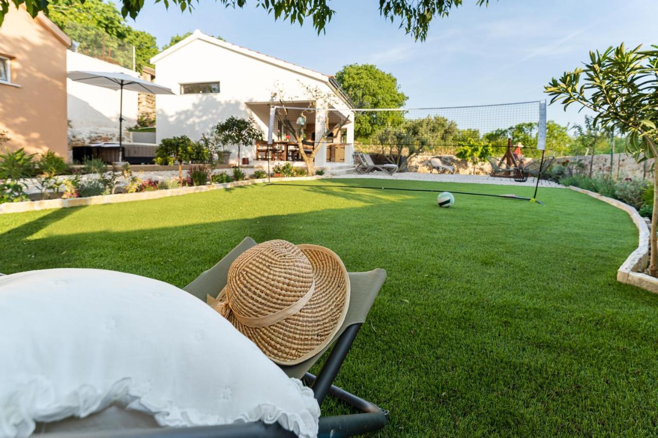 Holiday Home - Villa Thorak Anić Buitenkant foto