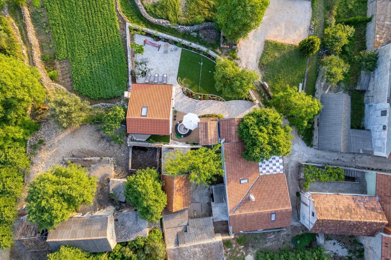 Holiday Home - Villa Thorak Anić Buitenkant foto