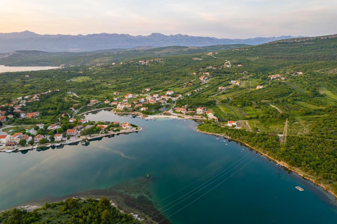 Holiday Home - Villa Thorak Anić Buitenkant foto